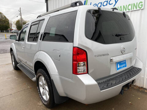 2012 Nissan Pathfinder LE