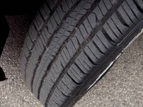 2014 Toyota Yaris 5-Door LE