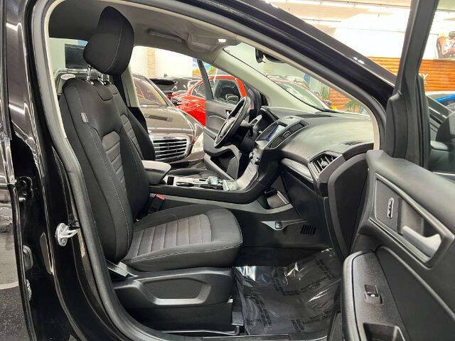 2020 Ford Edge SE
