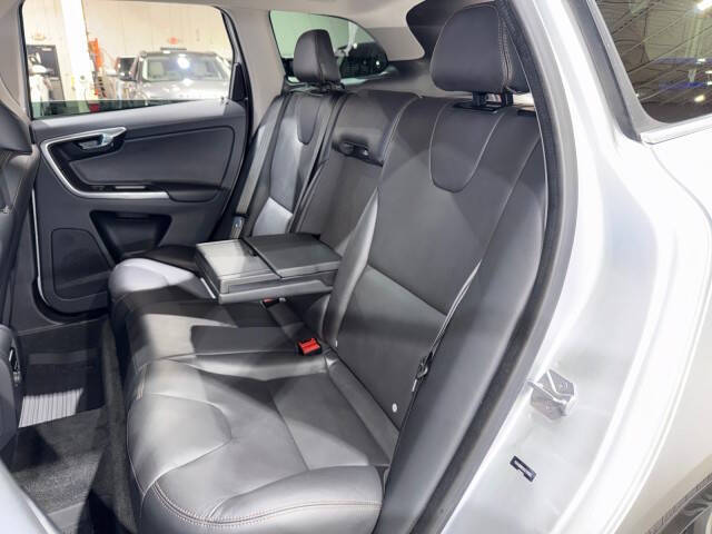 2017 Volvo XC60 T6 Dynamic