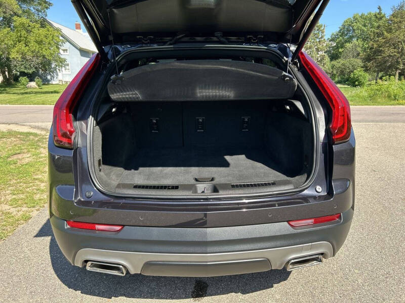 2022 Cadillac XT4 Premium Luxury