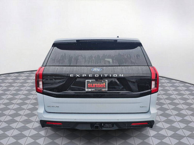 2026 Ford Expedition MAX Active