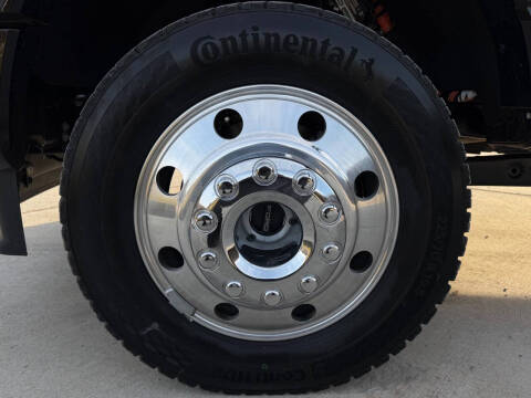 2026 Ford F-450 Super Duty Platinum