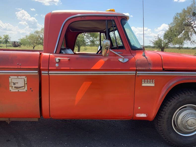 1969 Dodge D200 Pickup