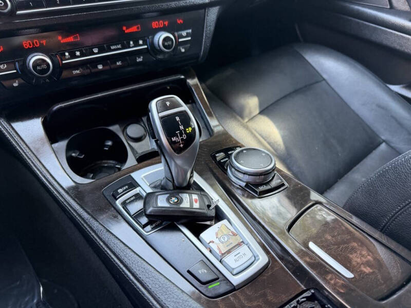 2016 BMW 5 Series 528i
