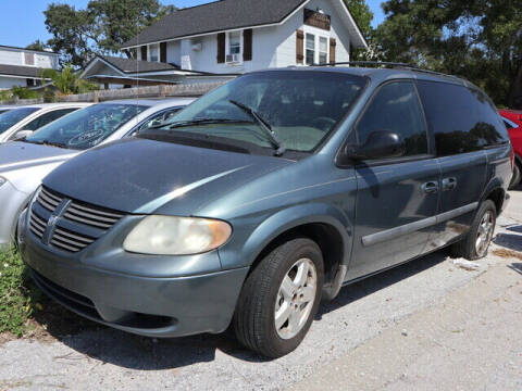 2005 Dodge Caravan for sale at Bond Auto Sales in Saint Petersburg FL