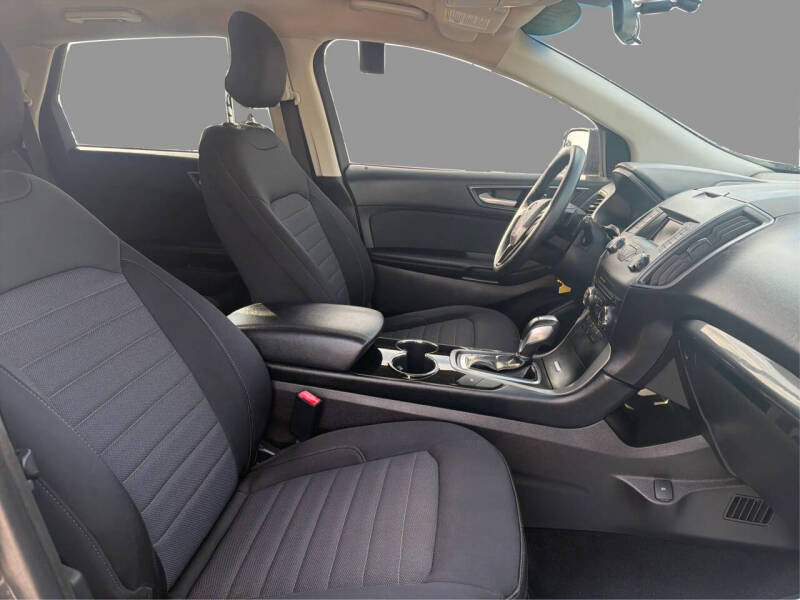 2017 Ford Edge SE