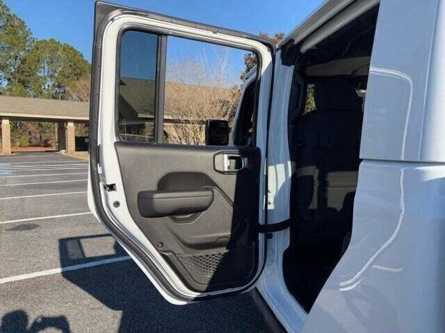 2025 Jeep Gladiator NightHawk