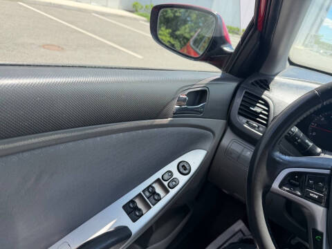 2013 Hyundai Accent SE