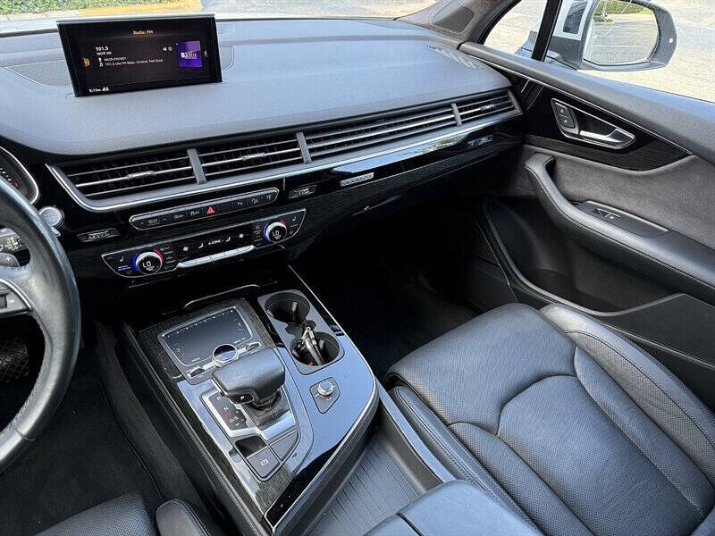 2017 Audi Q7 27