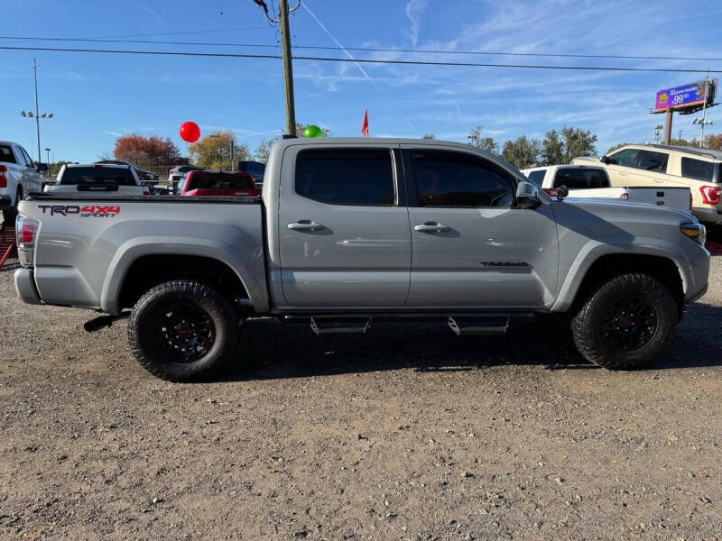 2020 Toyota Tacoma null photo 6