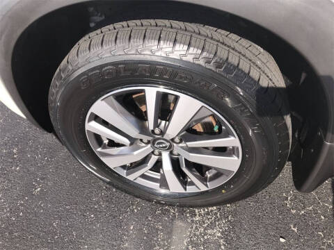 2022 Nissan Pathfinder SL