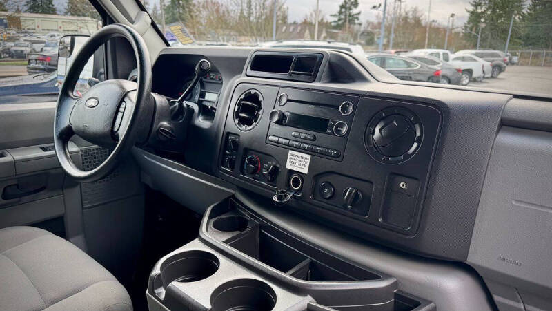 2013 Ford E-Series E-350 SD XLT