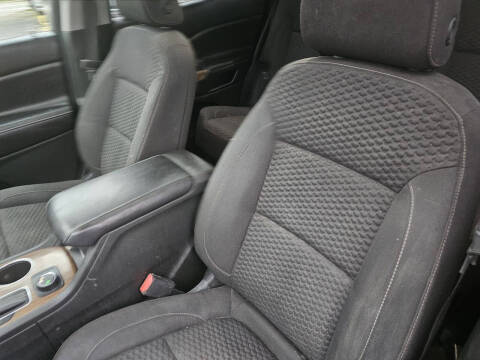 2017 GMC Acadia SLE-2