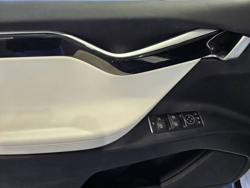 2017 Tesla Model X 75D