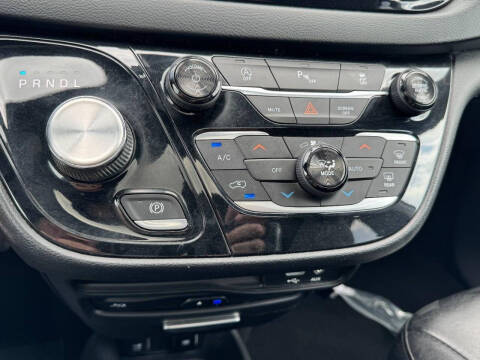 2018 Chrysler Pacifica Touring L Plus