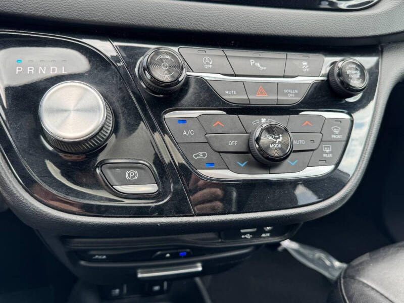 2018 Chrysler Pacifica Touring L Plus