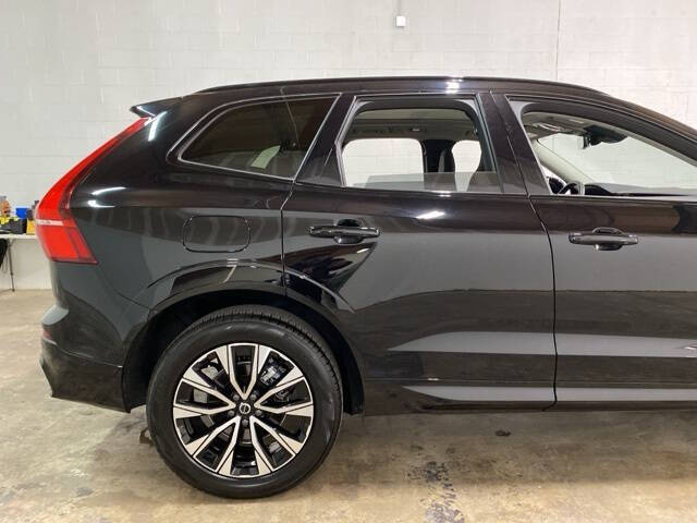 2025 Volvo XC60 B5 Plus Dark Theme