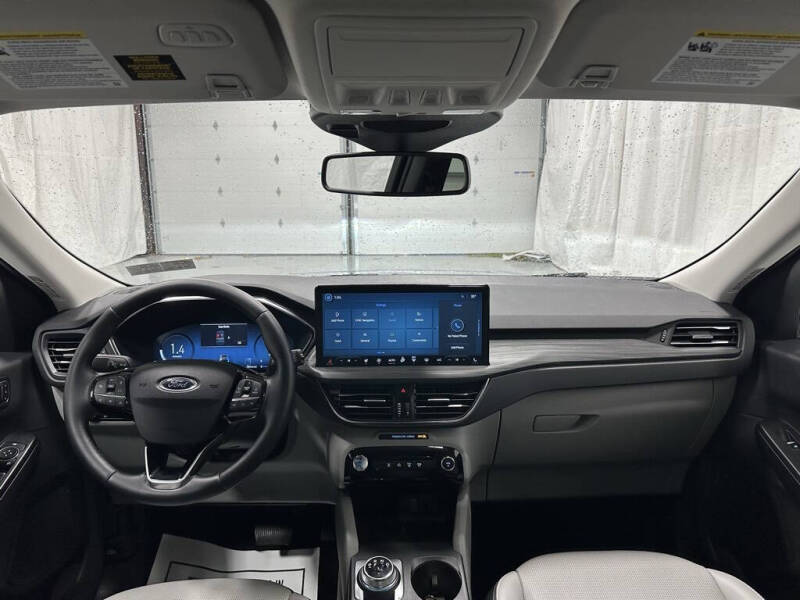 2025 Ford Escape Platinum