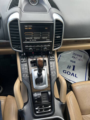 2014 Porsche Cayenne Platinum