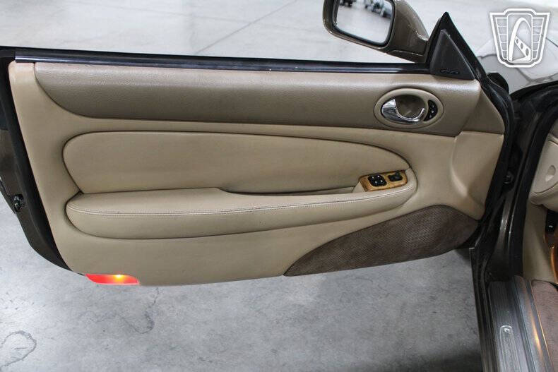 2001 Jaguar XKR