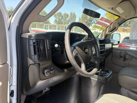 2017 Chevrolet Express 2500