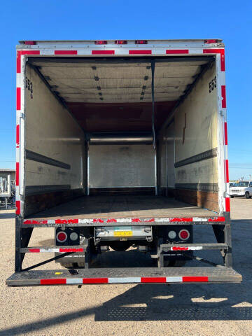 2012 Freightliner M2 106