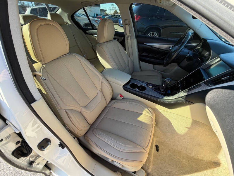 2015 Infiniti Q50 Premium