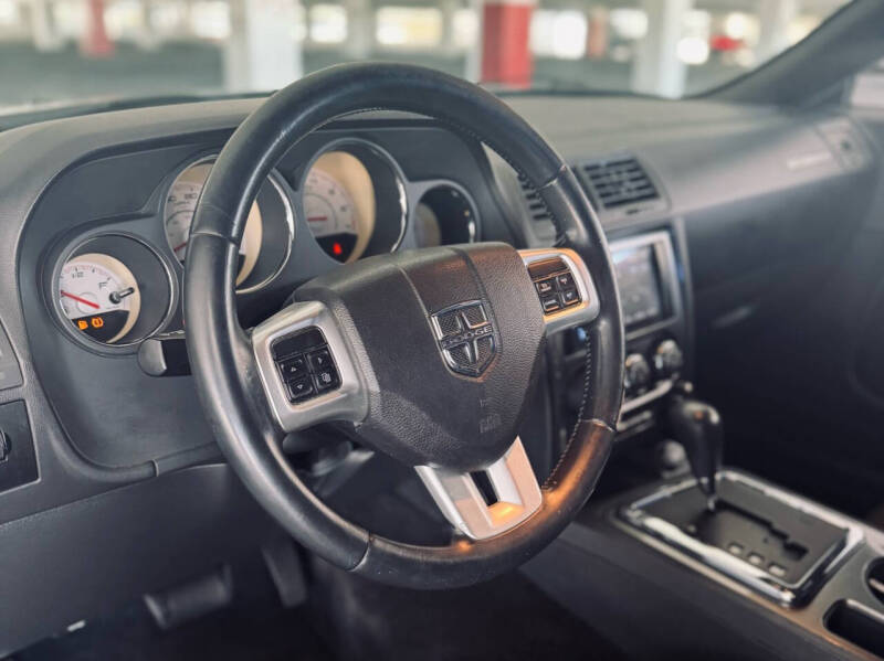 2012 Dodge Challenger SXT Plus