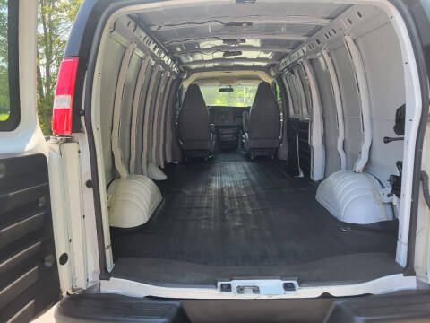 2022 GMC Savana 2500