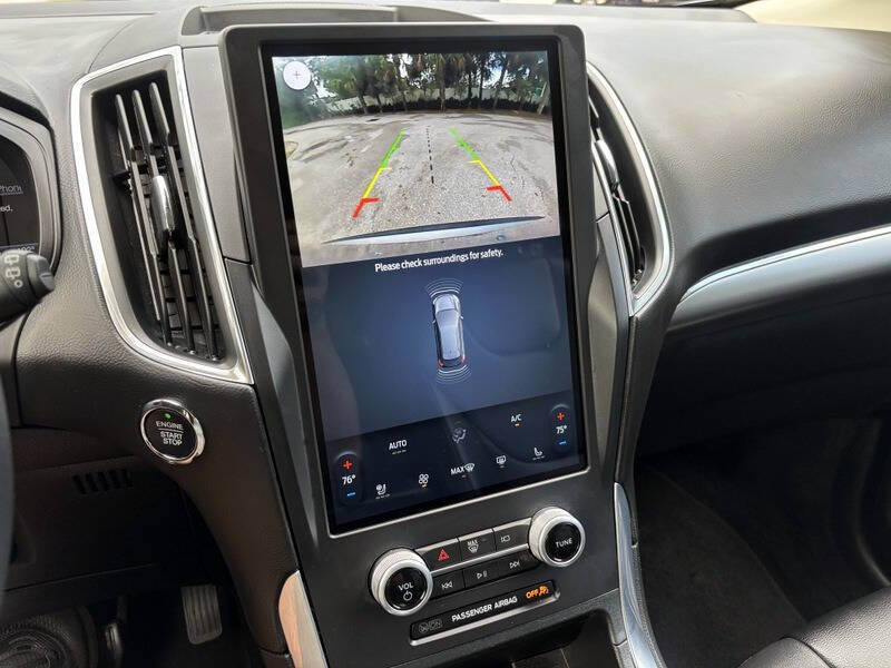 2022 Ford Edge Titanium