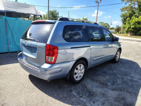 2008 Hyundai Entourage GLS