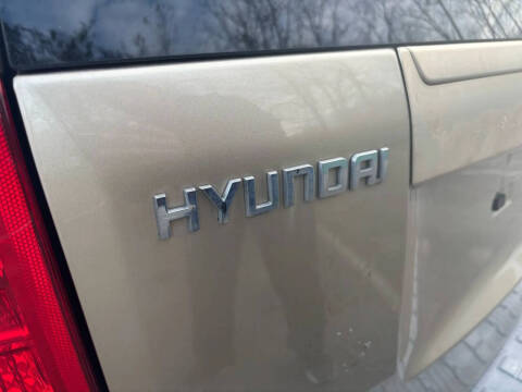 2007 Hyundai Entourage