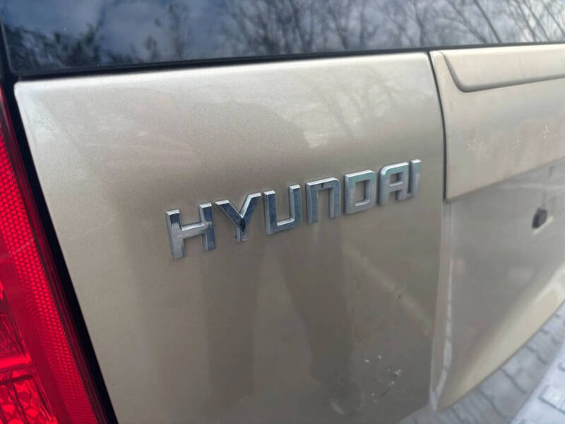 2007 Hyundai Entourage