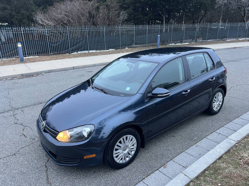 2012 Volkswagen Golf Base's photo