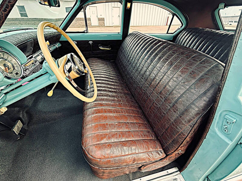 1952 Kaiser TRAVLER