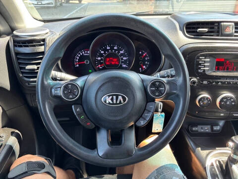 2015 Kia Soul +