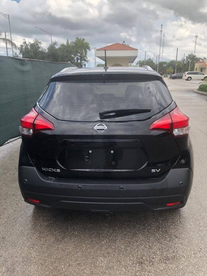 2020 NISSAN Kicks Hatchback - $16,500