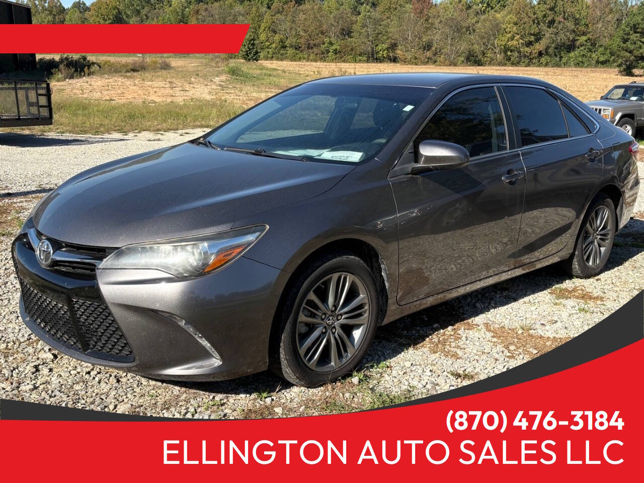 2017 Toyota Camry SE's photo