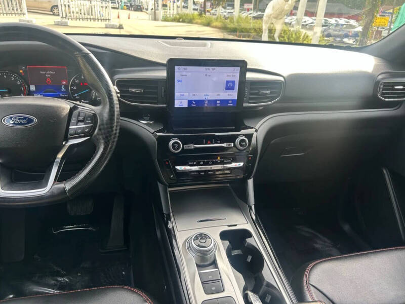 2022 Ford Explorer ST-Line