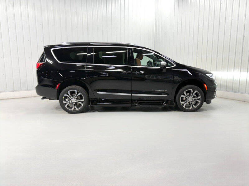 2026 Chrysler Pacifica Pinnacle
