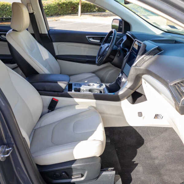 2021 Ford Edge Titanium