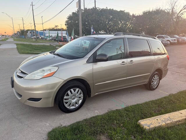 2007 Toyota Sienna for sale at Carmania Of Dallas in Dallas, TX