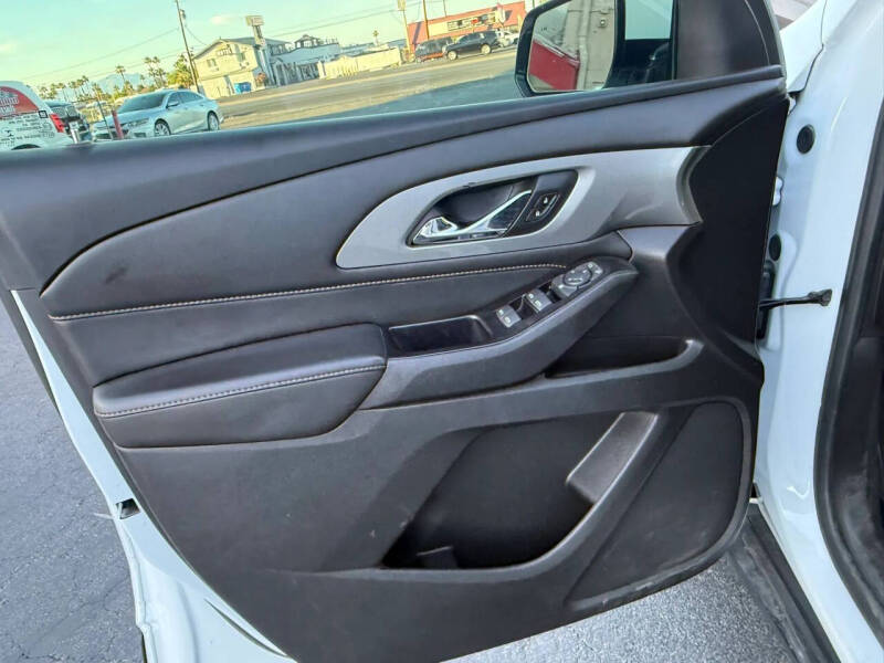 2020 Chevrolet Traverse LT Cloth