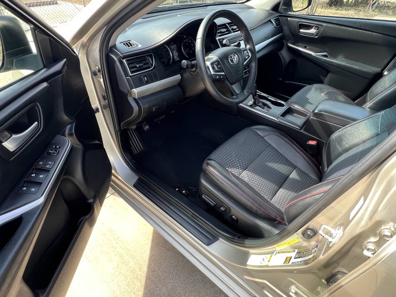 Used Car 2015 Toyota Camry  Le 4dr Sedan For Sale Under $15,000 In Austin, Texas