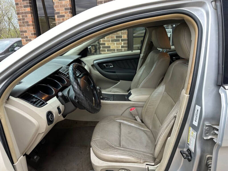 2011 Ford Taurus SEL