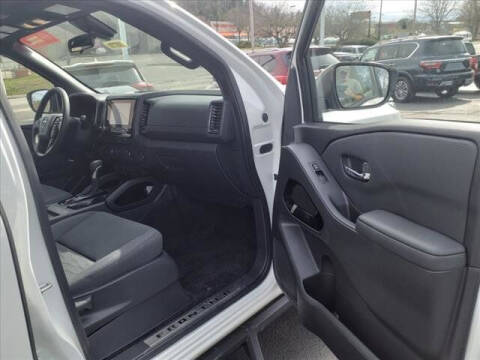 2023 Nissan Frontier SV