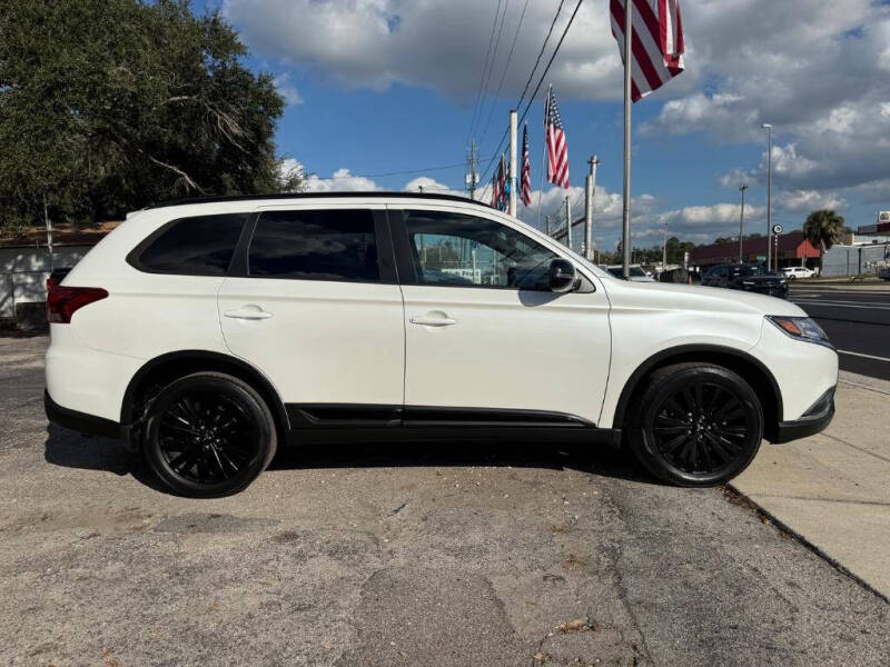 2020 Mitsubishi Outlander LE