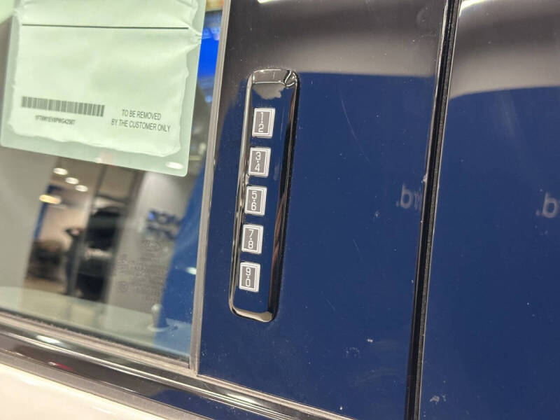 2023 Ford F-150 Lightning XLT