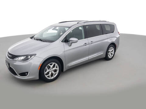 2017 Chrysler Pacifica Touring-L Plus